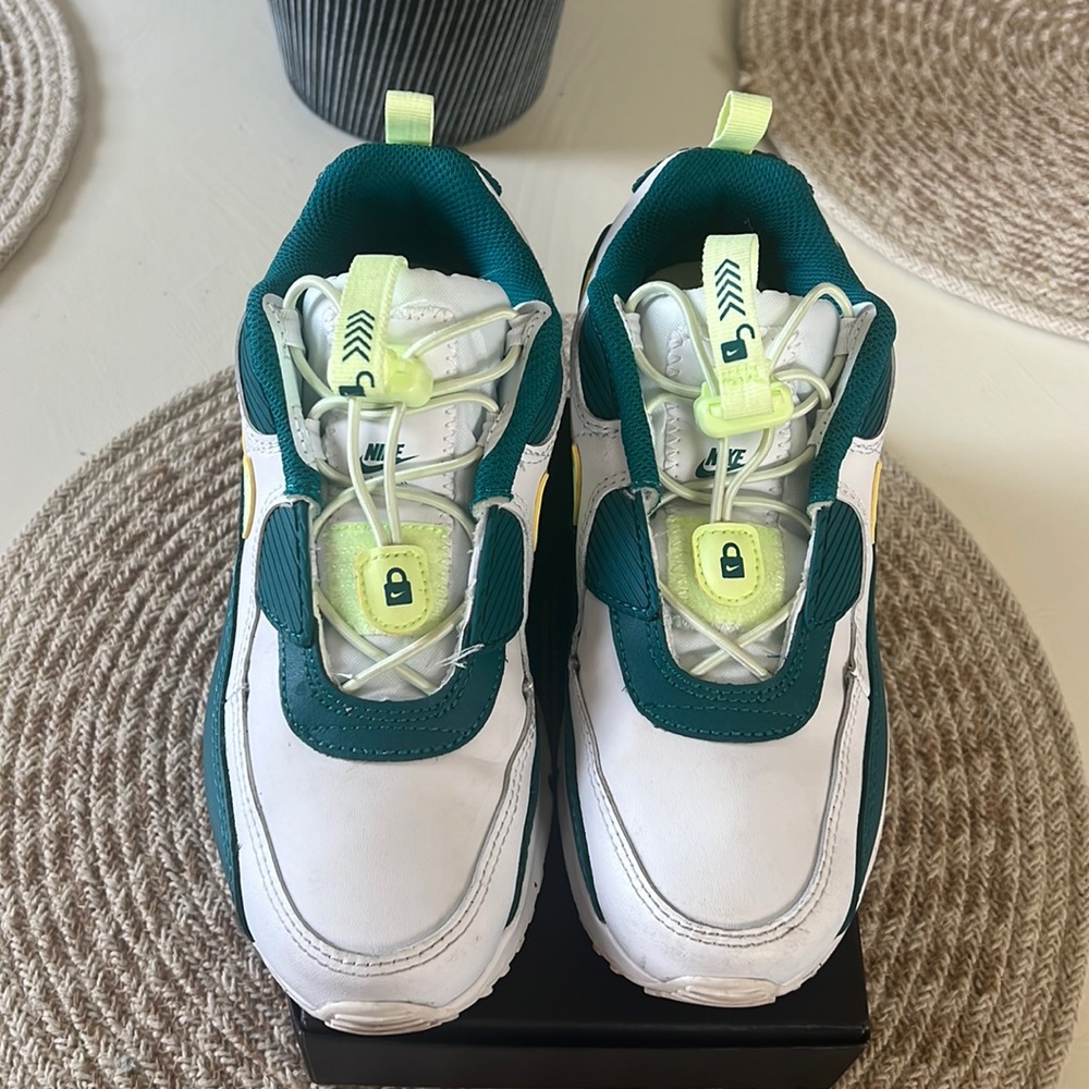 Air Max 90 Boys size 3